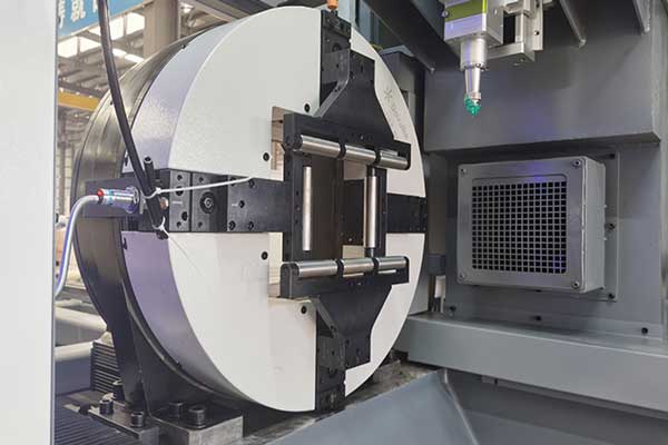 How does the laser cutting machine clean the protective lens regularly? How does the laser cutting machine clean the protective lens regularly?
