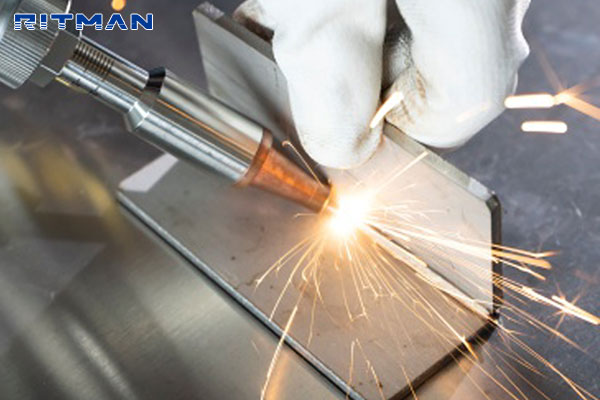What are the common problems of laser welding machine